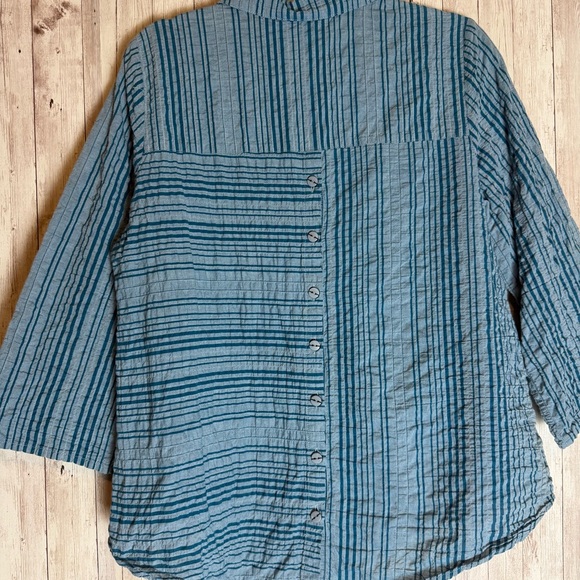 Habitat Blue Contrast Striped Asymmetric Crinkle Blouse - Picture 6 of 9